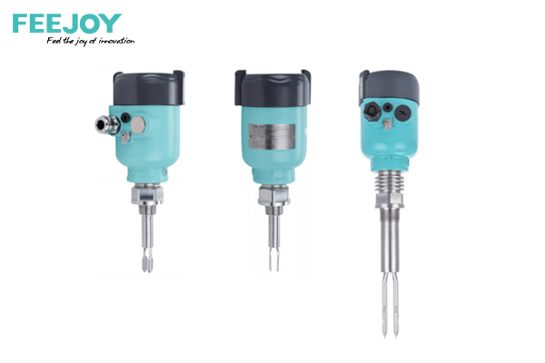 音叉式物液位开关的选型时，如何根据测量范围和介质特性选择合适的型号？